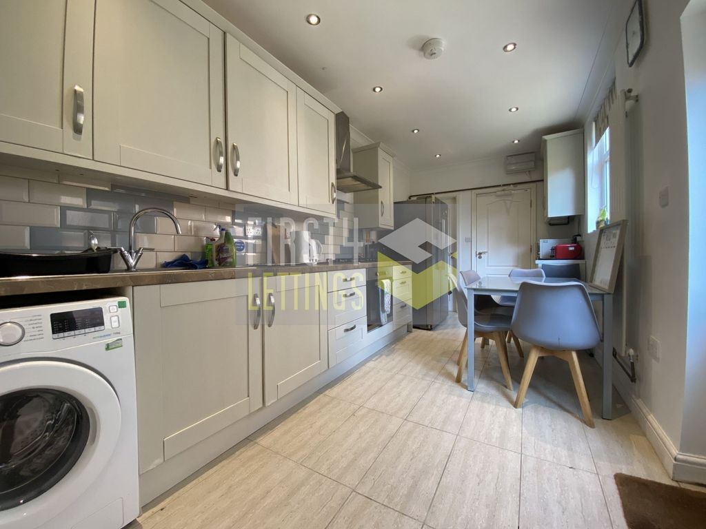 Property photo 2 of 8 Photo 3