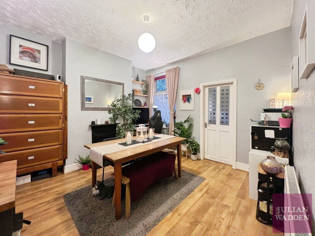 Property photo 3 of 11 Picture 3