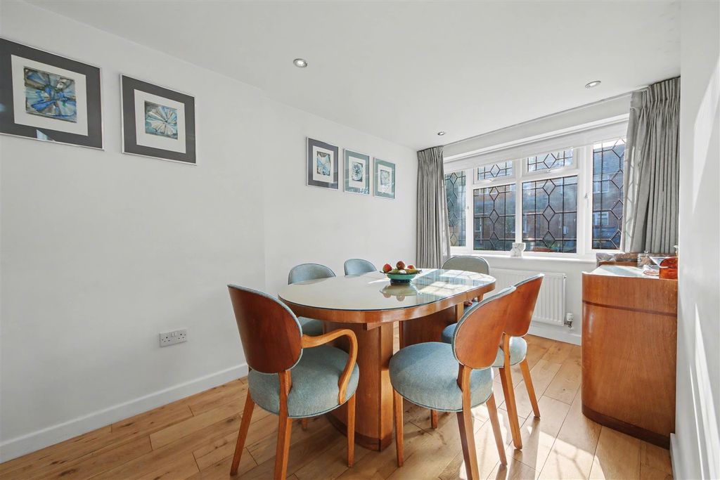 Property photo 3 of 17 Dining Room.Jpg
