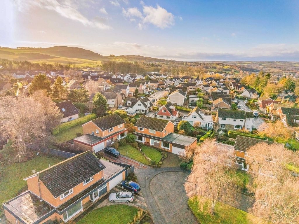 Property photo 1 of 41