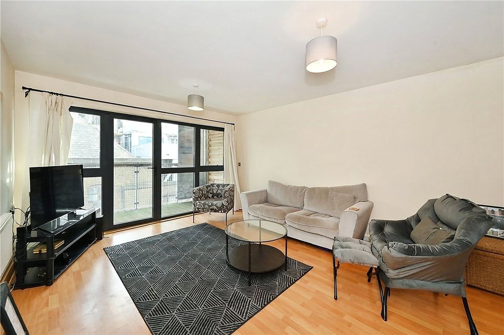 Property photo 2 of 14 Picture No. 08