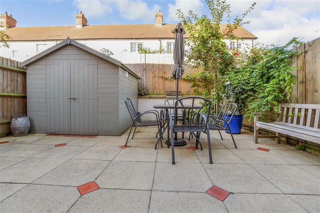 Property photo 2 of 11 Patio / Decking