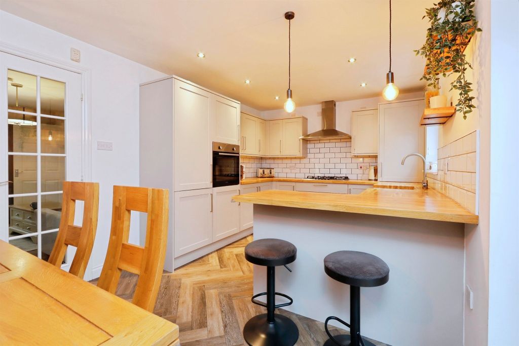 Property photo 2 of 24