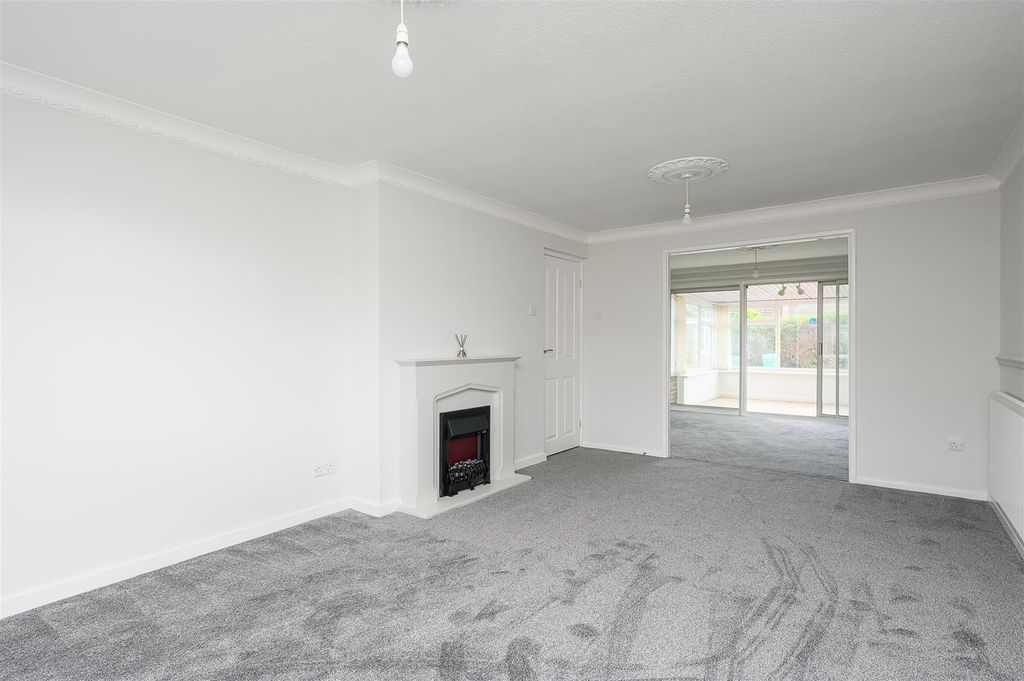 Property photo 2 of 18 Living Room/Dining Room