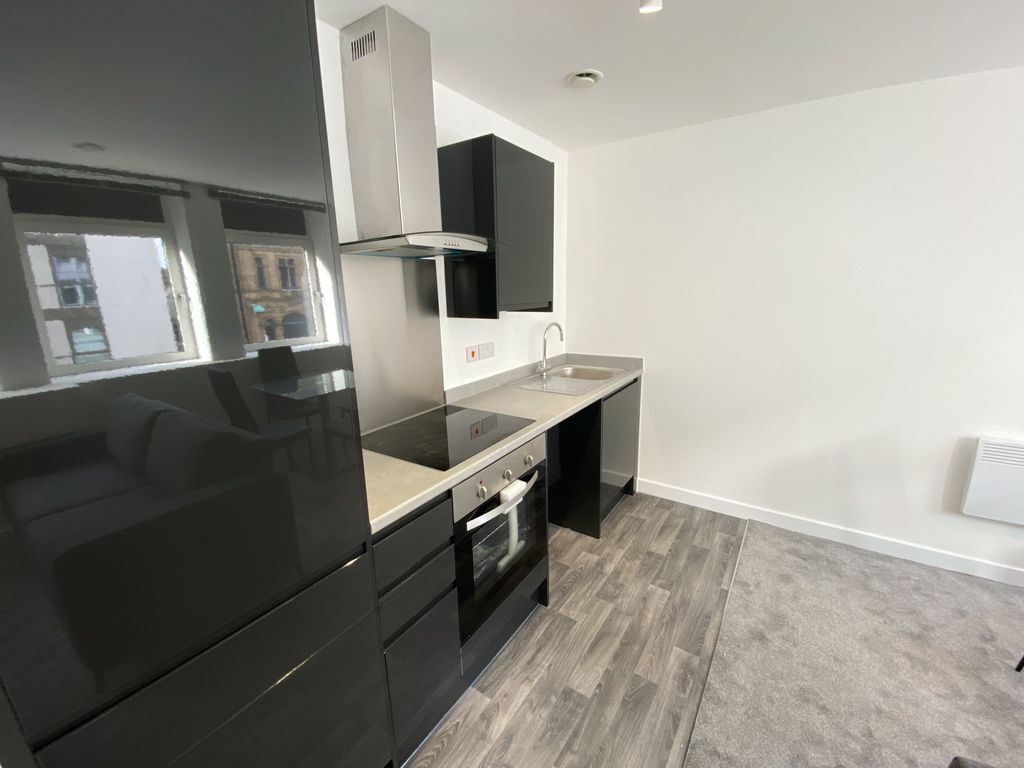 Property photo 1 of 7 Kitchen