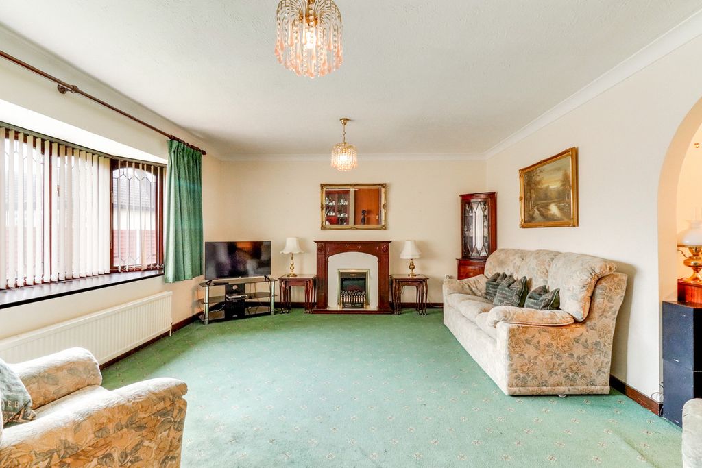 Property photo 2 of 19