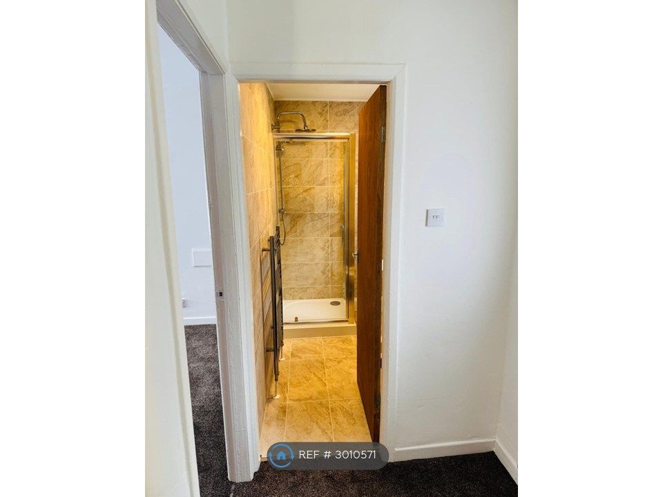 Property photo 2 of 31
