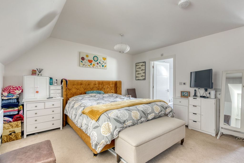 Property photo 3 of 30
