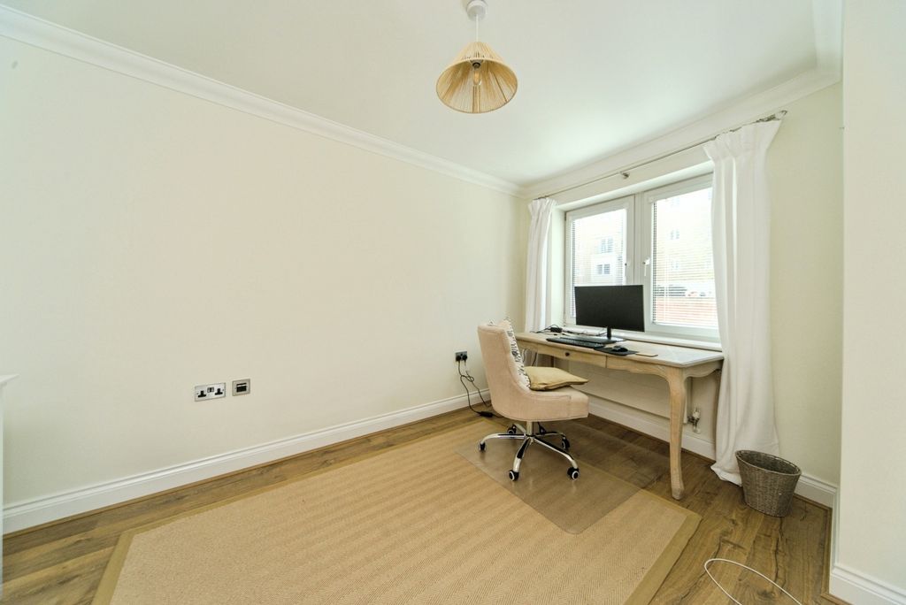 Property photo 3 of 17 Photo
