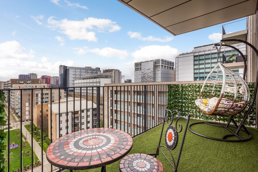 Property photo 2 of 28 Balcony