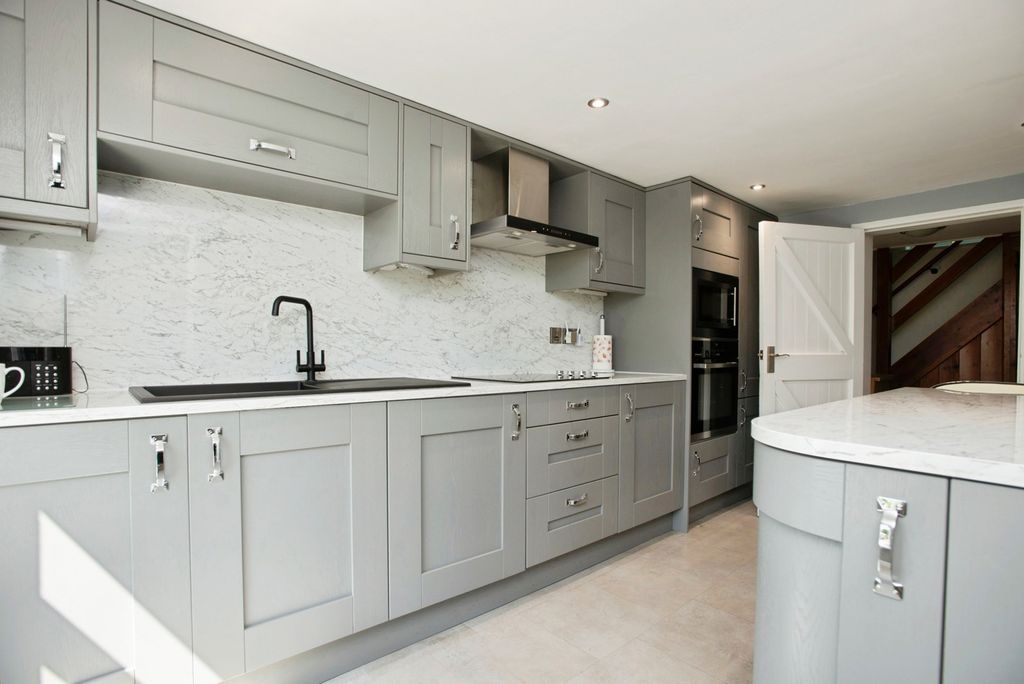 Property photo 2 of 21 Pbox-Img.Jpg