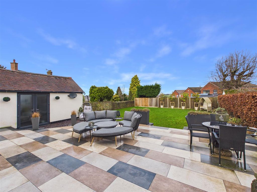 Property photo 2 of 39 Cam05476G0-Pr0116-Still001.Jpg