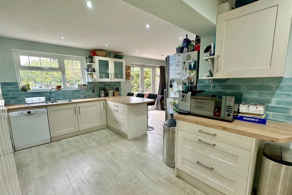 Property photo 2 of 22