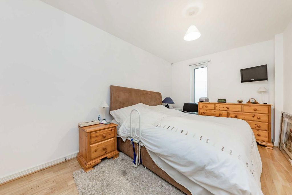 Property photo 3 of 7