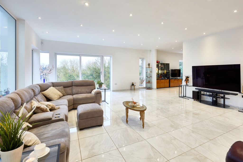 Additional image 7 of 8 bed detached house for saleCragtops, Kirk Smeaton WF8
