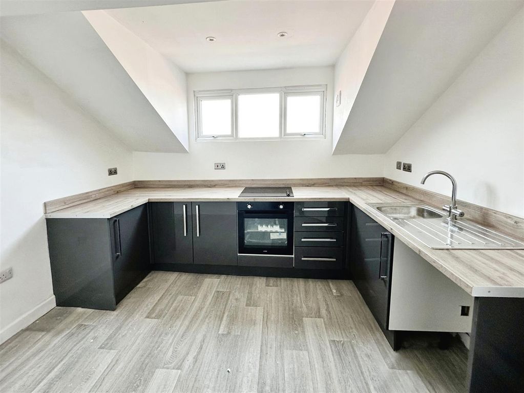 Property photo 2 of 16 Kitchen