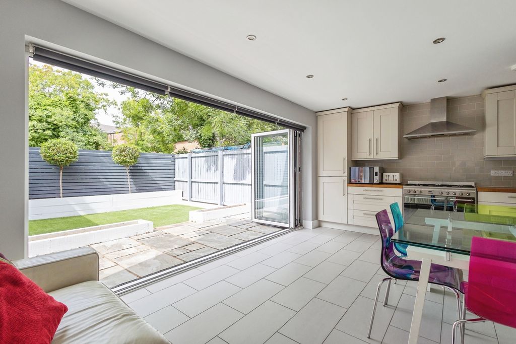 Property photo 2 of 35 Pbox-Img.Jpg