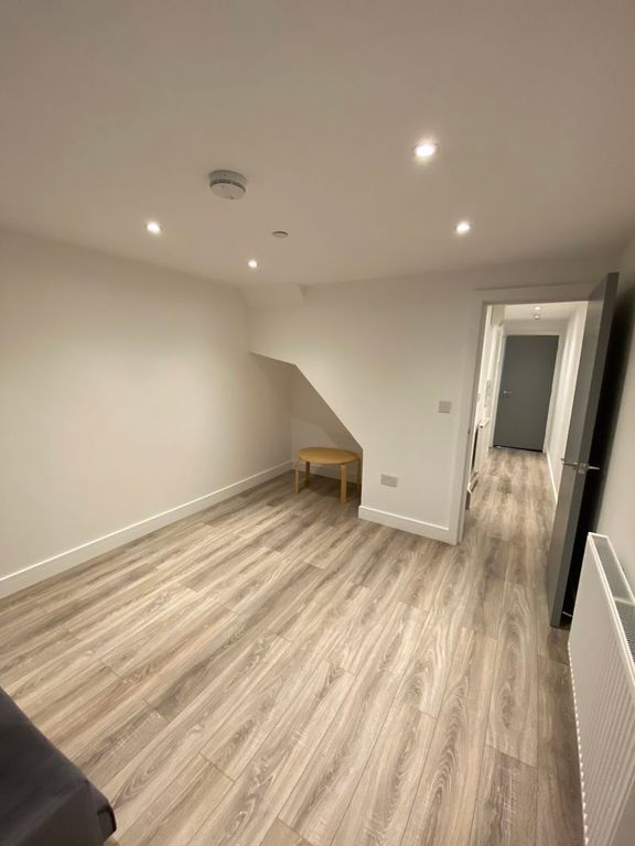 Property photo 3 of 15 Photo 6