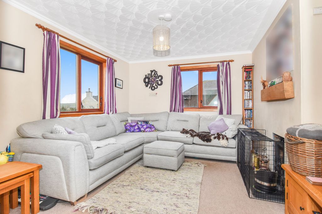 Property photo 3 of 39