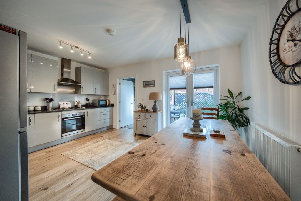 Property photo 2 of 17 Xt5A7057-Hdr(3)