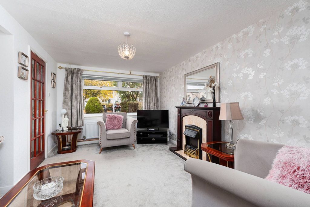 Property photo 3 of 23