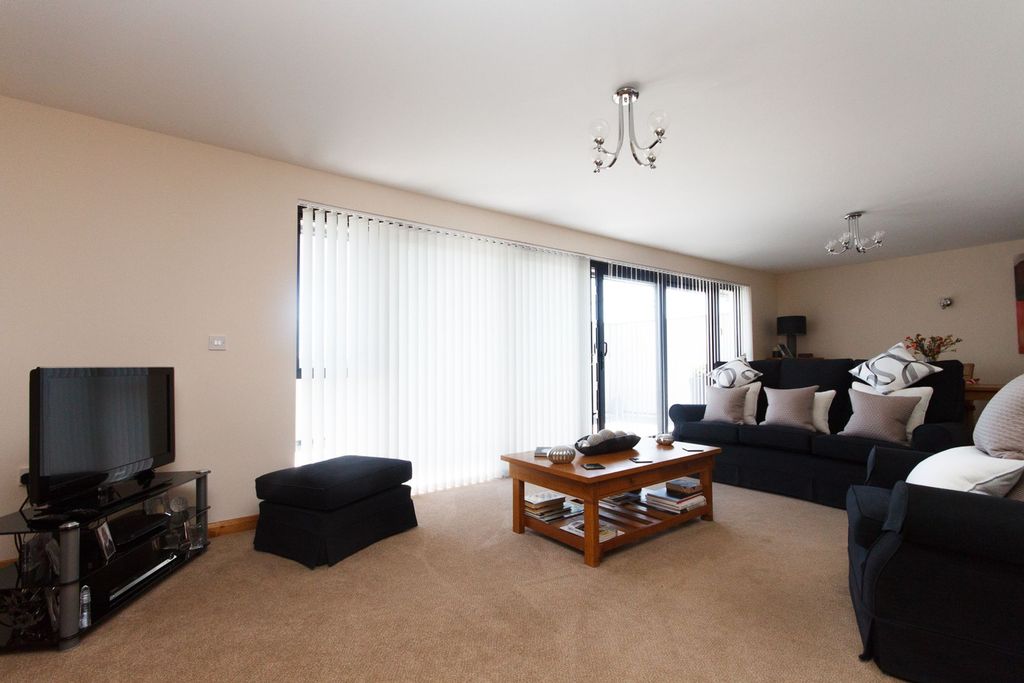 Property photo 3 of 9