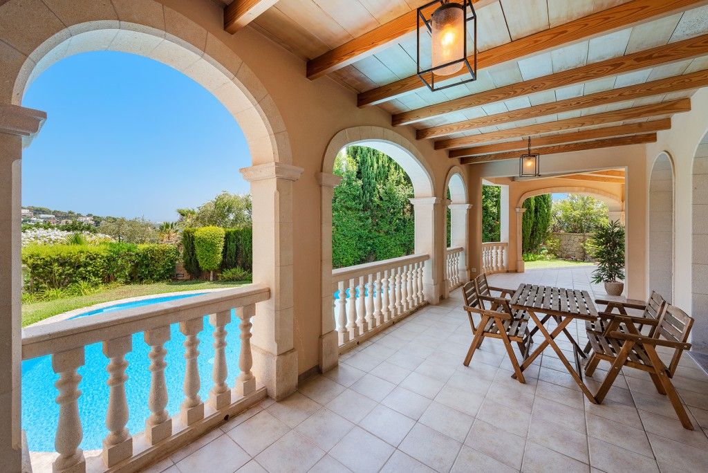 Property photo 3 of 20 Covered Terrace (2)