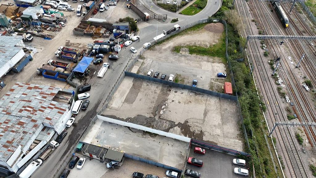 Property photo 3 of 4