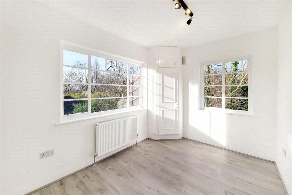 Property photo 2 of 9 258545_Ctn232554_L_Img_00_0000.Jpeg