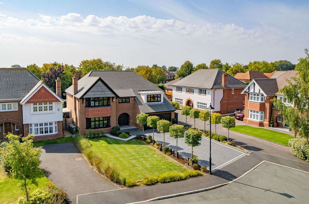 Property photo 1 of 43