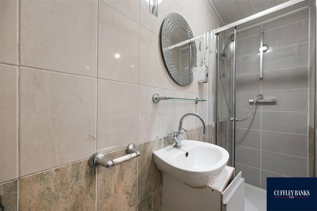 Property photo 3 of 11 Picture No. 08