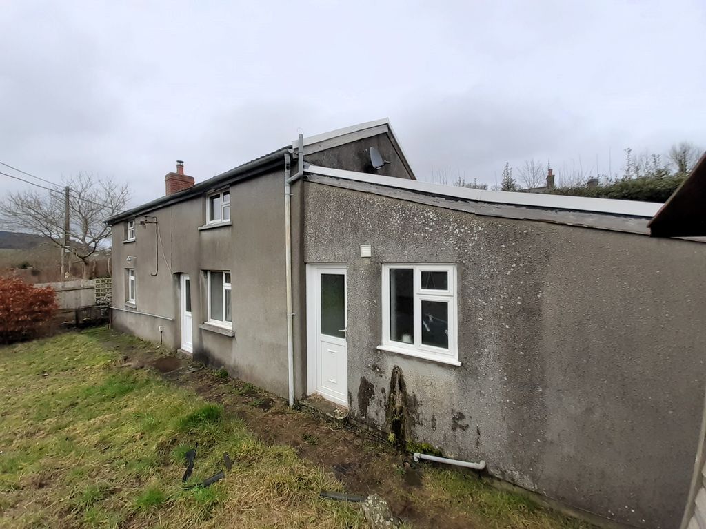 Property photo 2 of 23