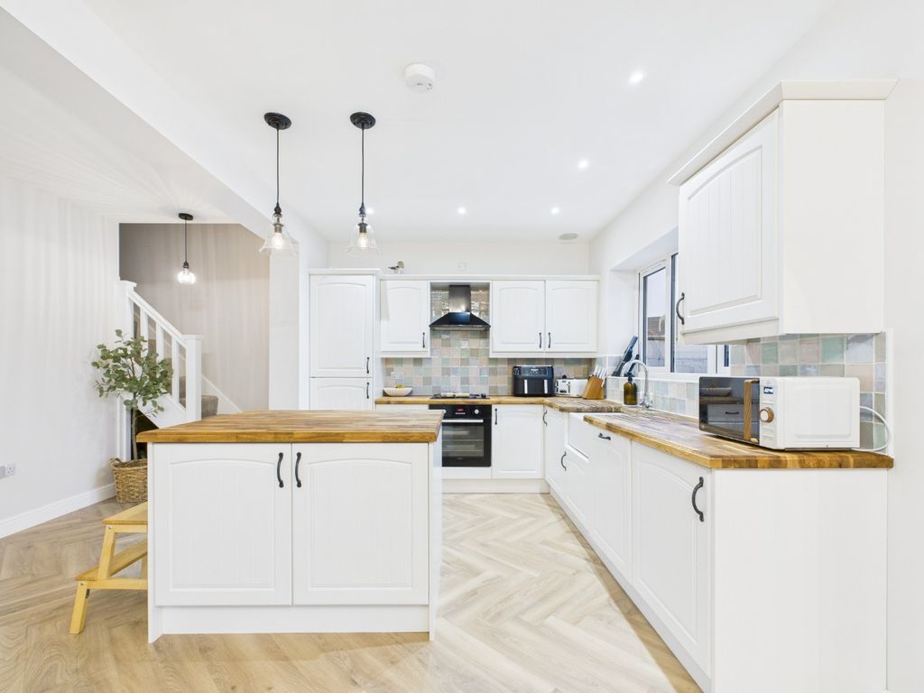 Property photo 2 of 26 4790344