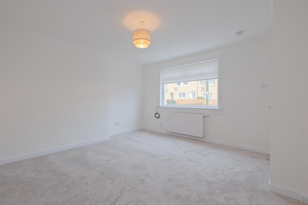 Property photo 2 of 23 Lounge