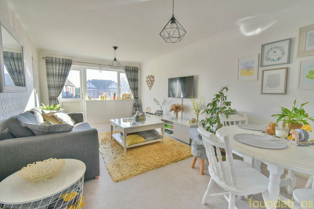 Property photo 2 of 16