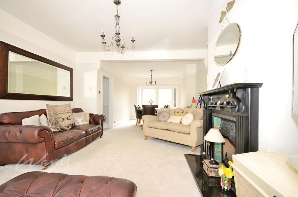 Property photo 3 of 10 Westcliff Lounge Use