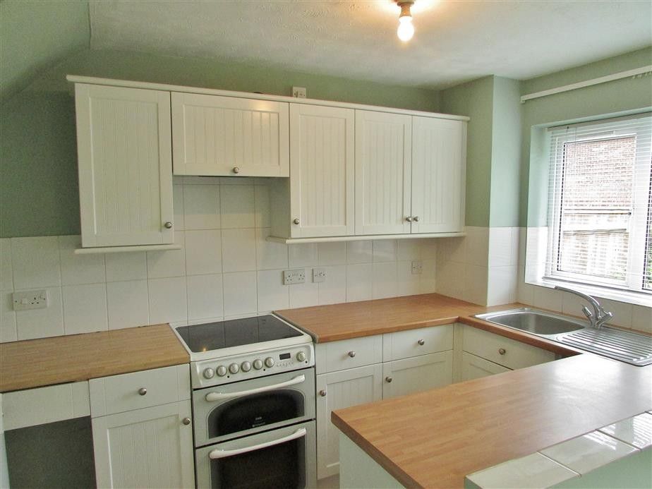 Property photo 3 of 7 Kitchen