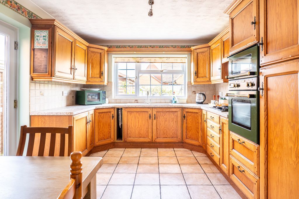 Property photo 3 of 11 4029446