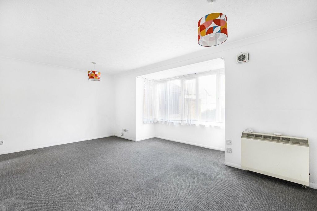 Property photo 3 of 8 15_62780.Jpg