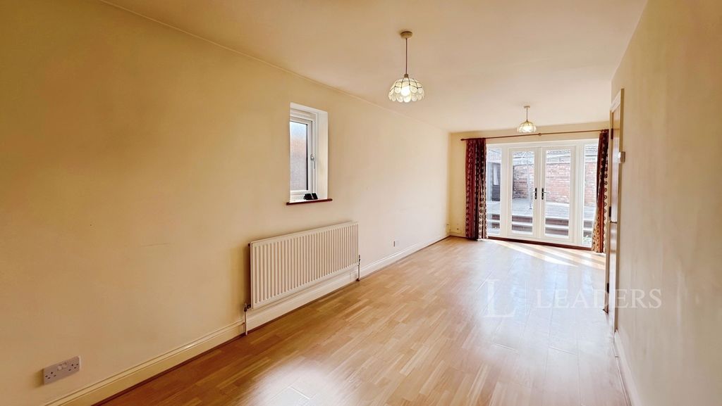 Property photo 2 of 11 02