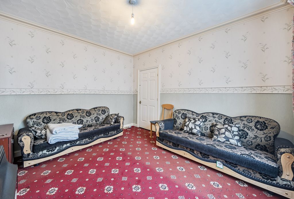 Property photo 2 of 20 1375098-17-690Cb1...