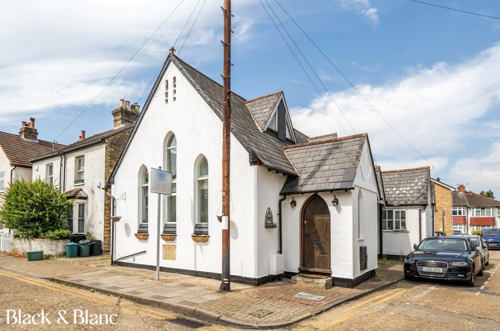 Property photo 1 of 19 External