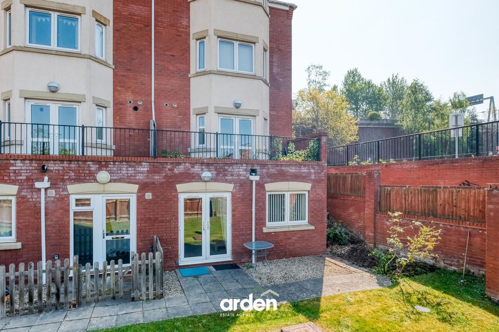 Property photo 1 of 13