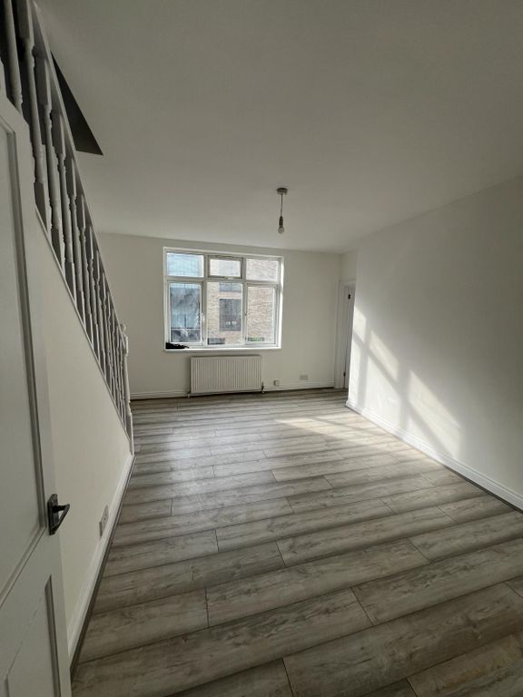 Property photo 2 of 16 Gallery