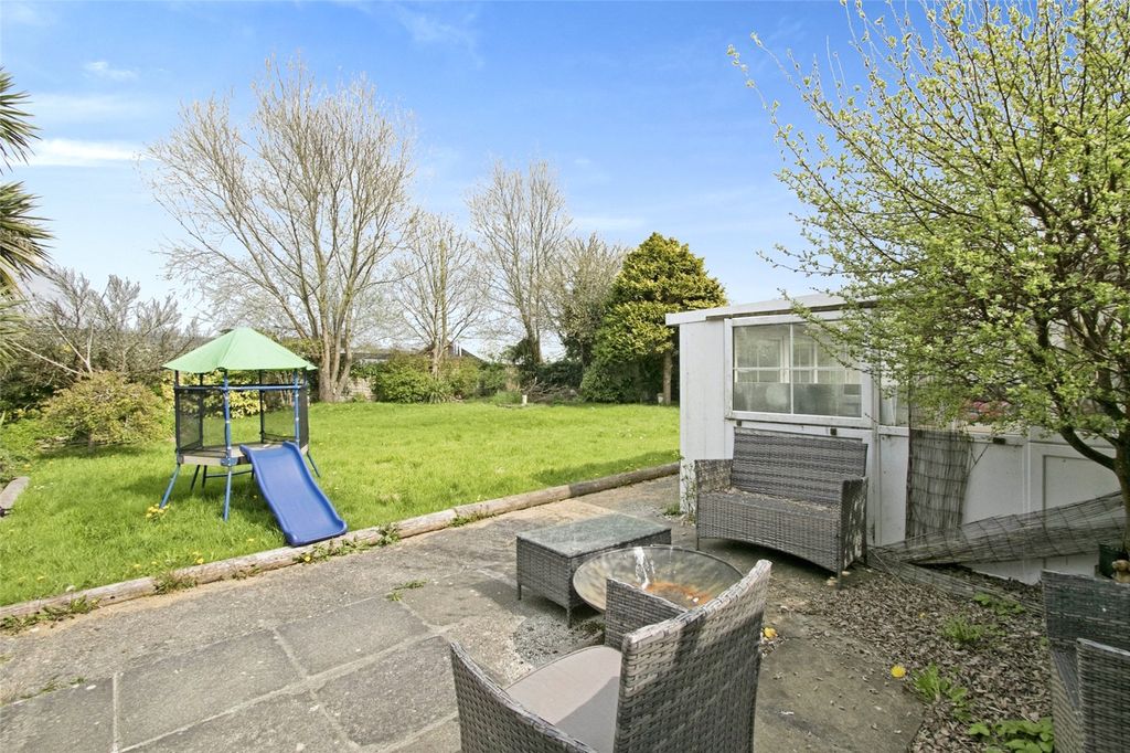 Property photo 3 of 18 Picture No. 02