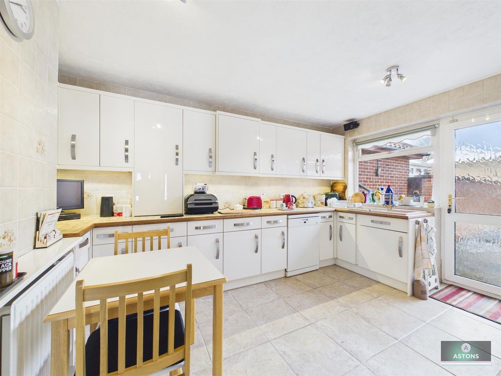 Property photo 3 of 23 Cam02067G0-Pr0213-Still015.Jpg