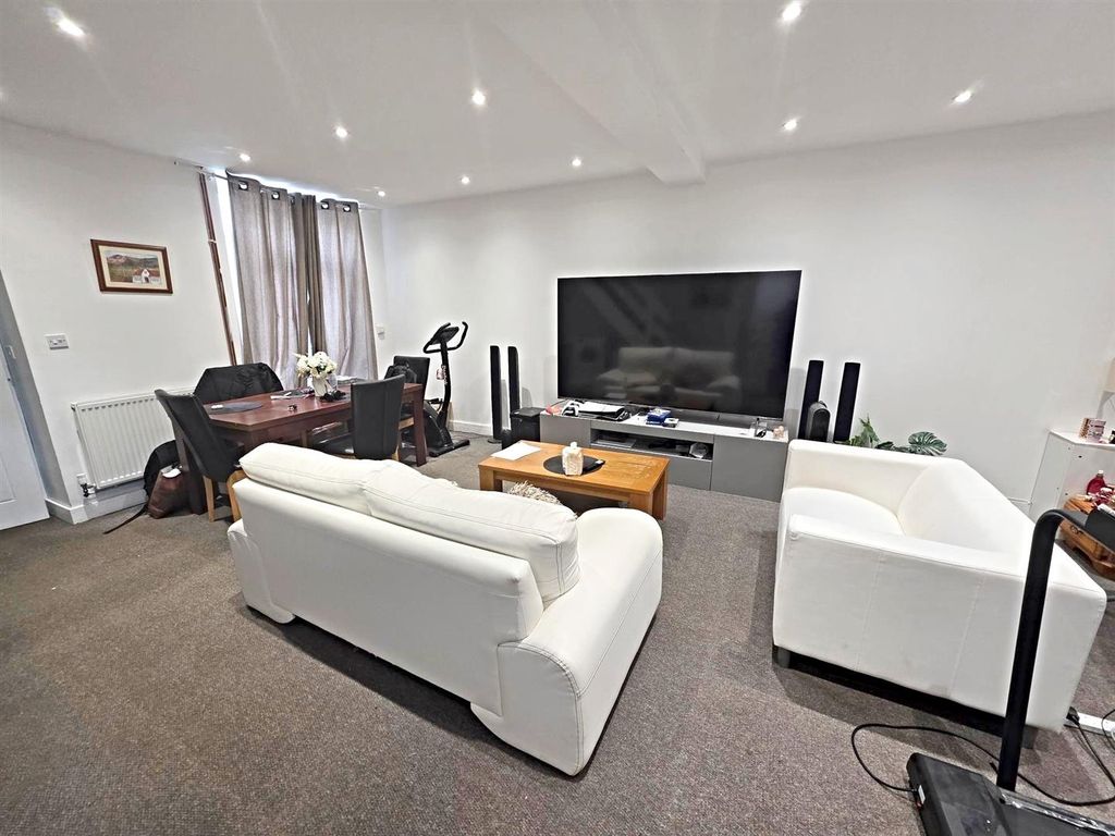 Property photo 2 of 14 Lounge/Diner