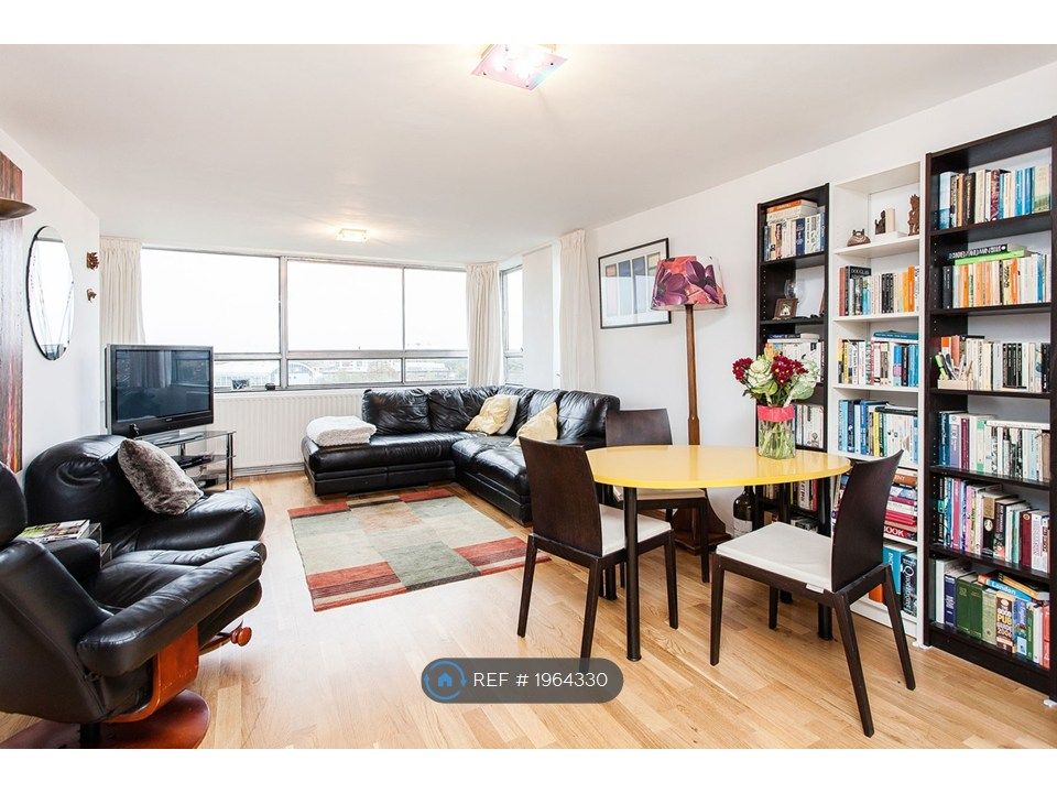 Property photo 1 of 12 Living Room