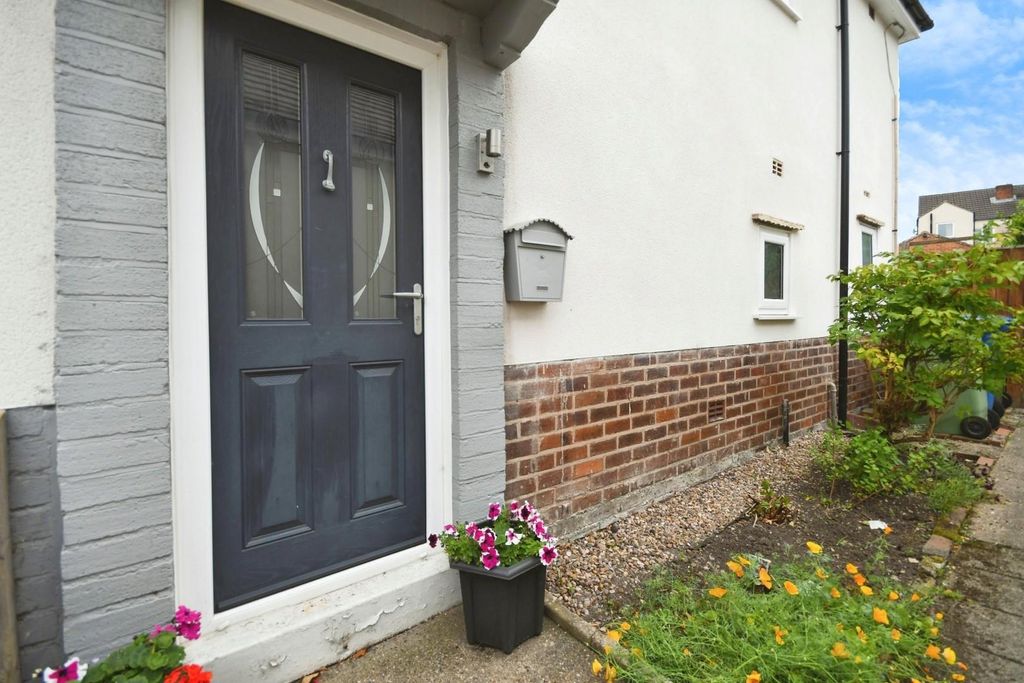Property photo 3 of 16 Door.Jpg