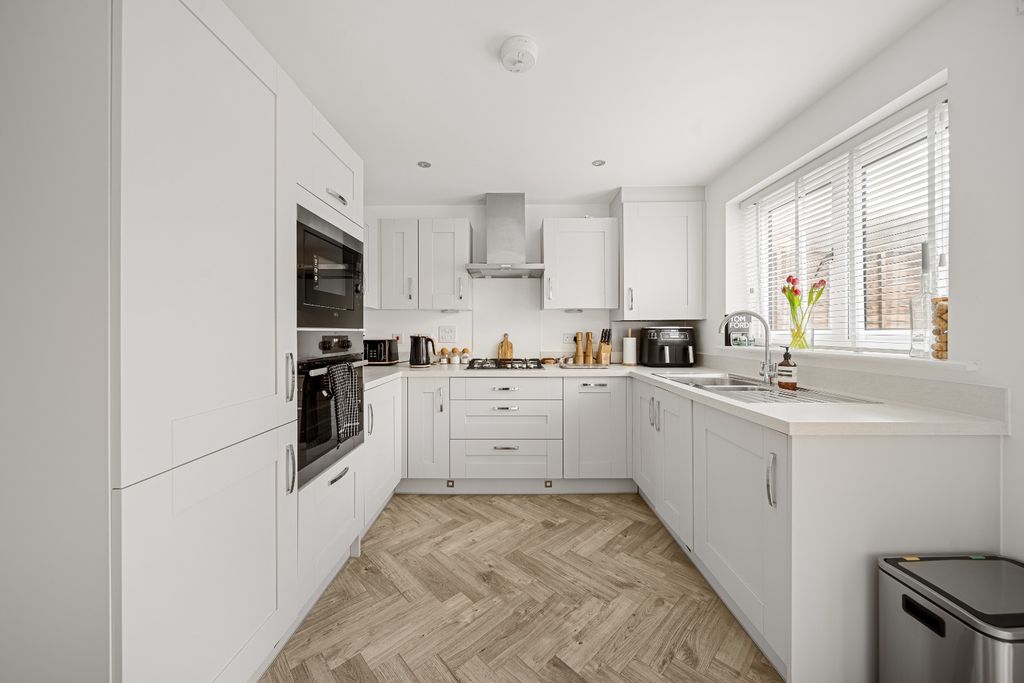 Property photo 2 of 19 3460082